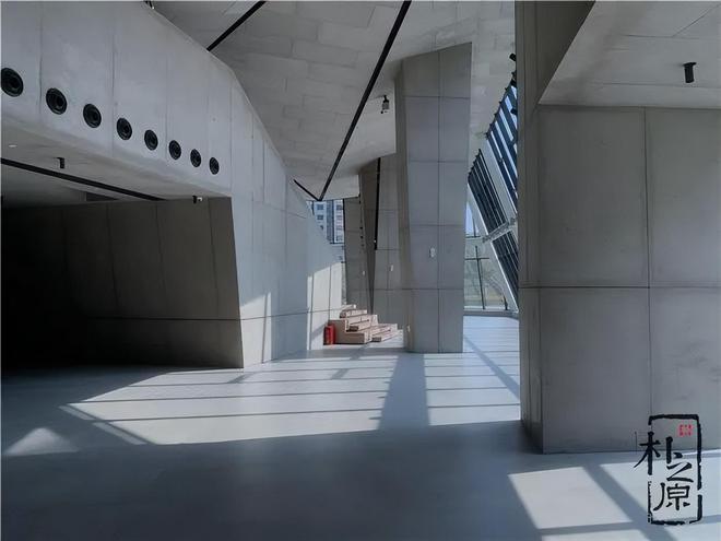 肌理与匠心：探索清水混凝土挂板的建造艺术之旅(图6)