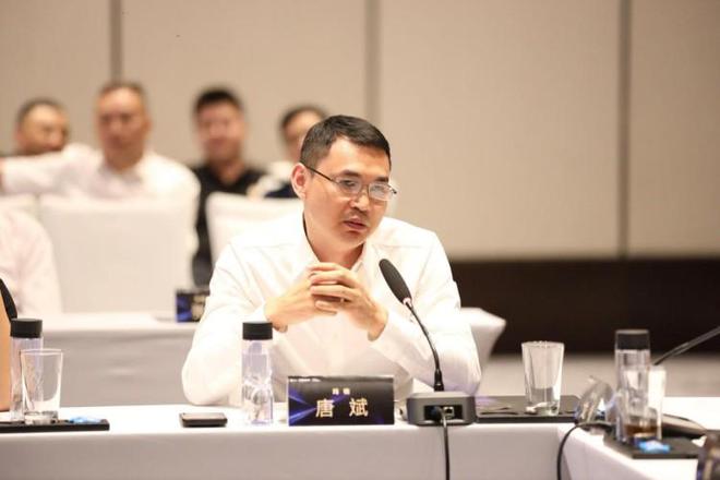 共商新趋势共谋大发展——2024（重庆）泛家居圆桌会议暨兄弟装饰集团战略合作品牌签约仪式圆满举行(图8)