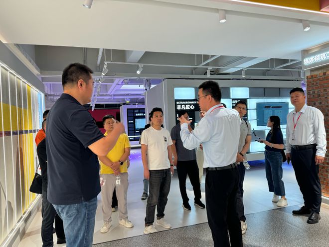 不断创新始终热爱2024年中国家装百强企业抽样调研走进兄弟装饰(图3)