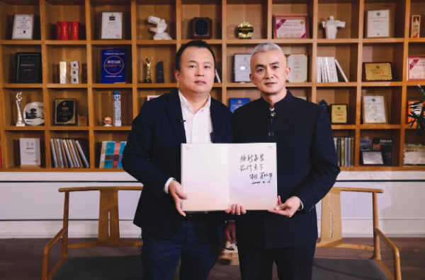 焕新了家装·2024领军企业巡礼华浔品味装饰董事长夏振华：要做良心工程为客户创造价值(图2)