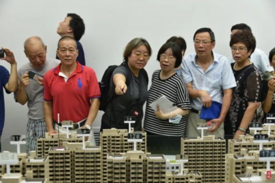 历时3年！上海最大规模“原拆原建”小区摇号选房：有阳台有电梯(图4)