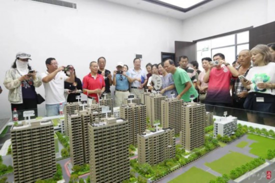 历时3年！上海最大规模“原拆原建”小区摇号选房：有阳台有电梯(图5)