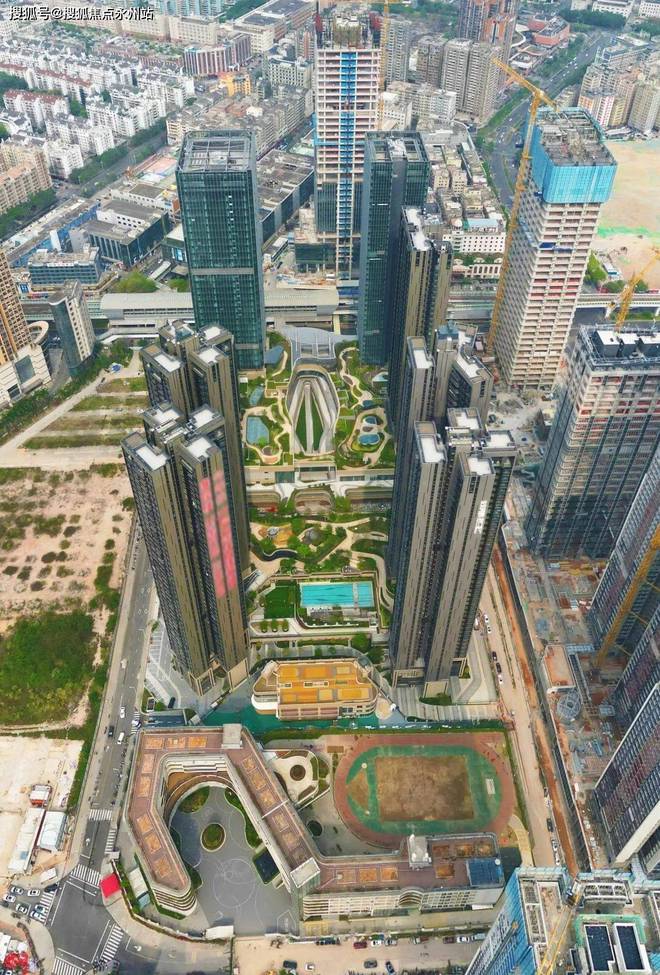 发布：盛璟润府计划在2024年12月底前毛坯交房。