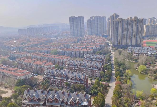 曹德旺的预言应验“多余的房子赶紧卖掉”？(图2)