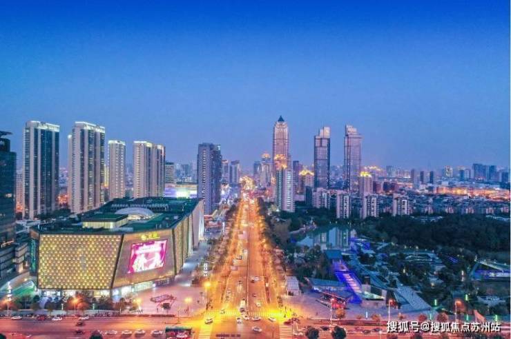 2024最新动态：金地峯范【营销中心】楼盘首页精装横厅大三房图文详解(图9)