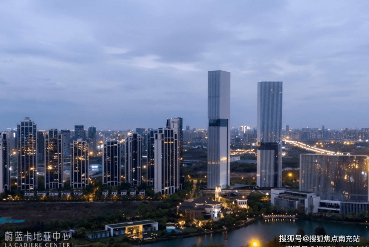 成都「蔚蓝卡地亚天际」售楼热线户型图鉴与价格详情项目深度评测国庆黄金周专属购房福利大放送