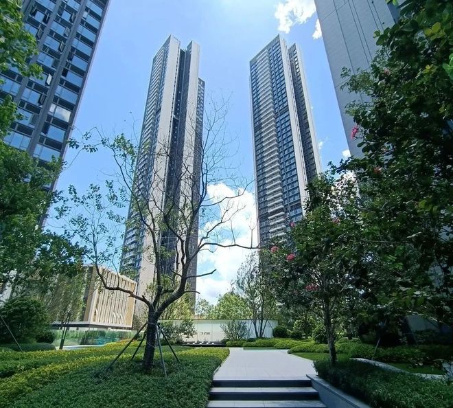 龙华民治芯·中海明德里：都会核心现房目送式学区(图1)