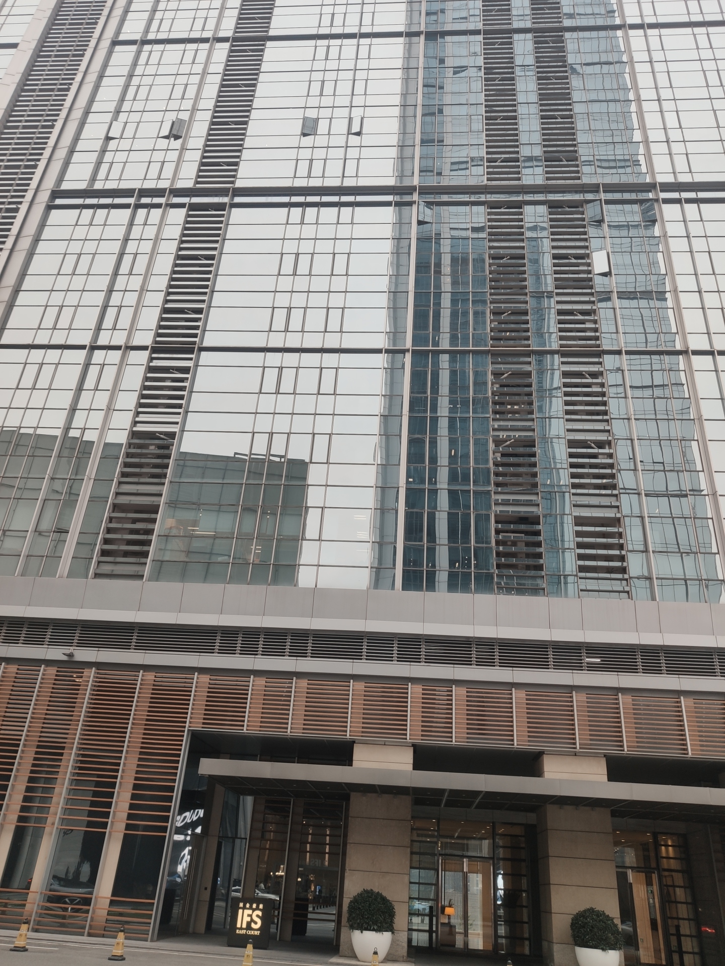 18年前成都“地王”项目将开售千万元级住宅高端楼市供应井喷之下能否突围？(图2)