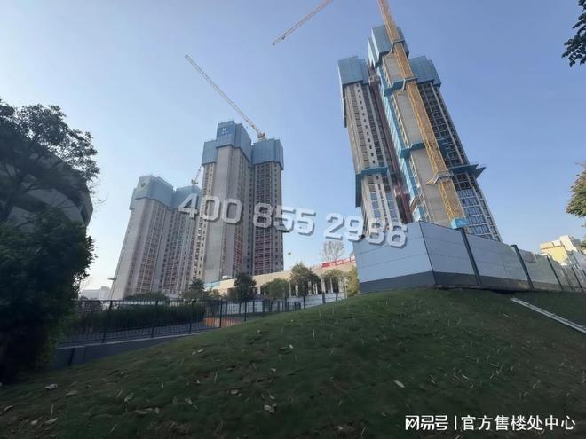 华为总部旁600米！玖珑瑧境·新玥全南向精装三房236万起热销中！(图5)